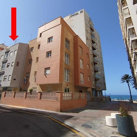 Estupendo Piso Renovado A 30 Metros De La Playa Appartement Almería Buitenkant foto