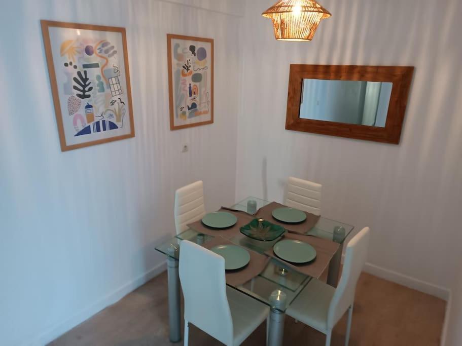Estupendo Piso Renovado A 30 Metros De La Playa Appartement Almería Buitenkant foto