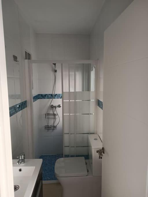 Estupendo Piso Renovado A 30 Metros De La Playa Appartement Almería Buitenkant foto